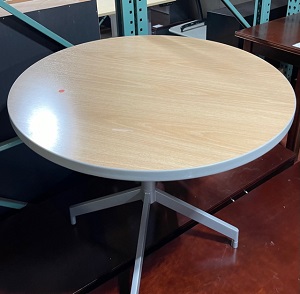 30" Round Table